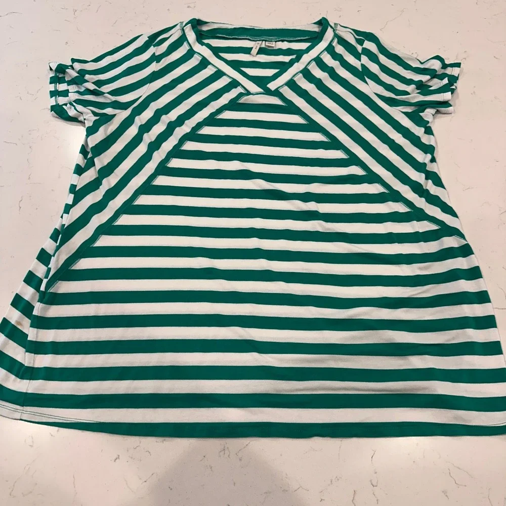 Cato Est 1946 Womens 18/20W Green White Striped V-Neck Short Sleeve Top RN37080